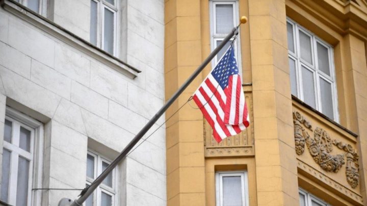 Американското посолство в Русия съкрати щата си със 75%