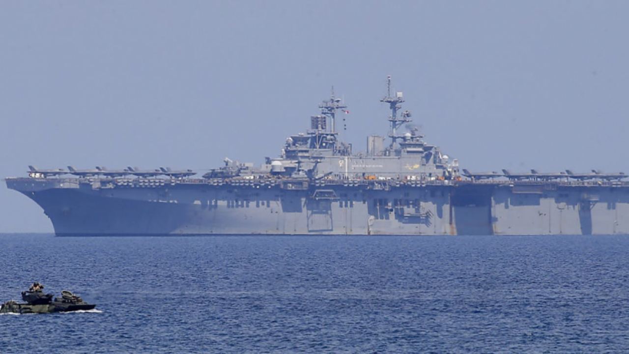 Китай изпраща авионосна група в Южнокитайско море