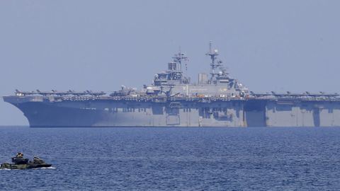 Китай изпраща авионосна група в Южнокитайско море