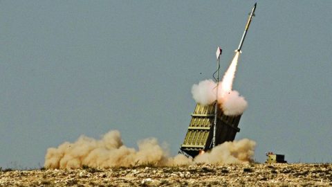 Израелската артилерия удари и Ливан