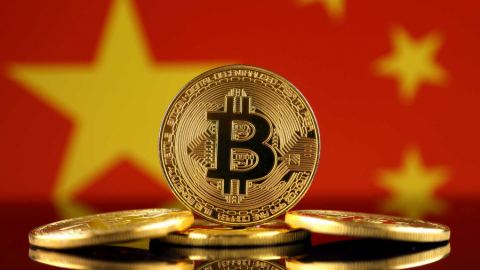 Китай създава гореща линия за събиране на информация за копаещите криптовалута