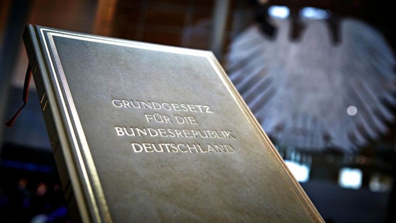 Das Erste: Заради пандемията, конституцията на Германия е изправена пред безпрецедентни предизвикателства за първи път от 72 години