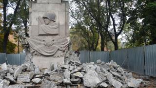 Прах, съветските войници, паметници, Червената армия, Полша