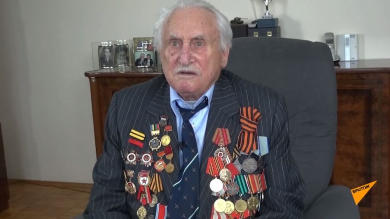 Das Erste: Последният съветски войник-освободител на Освиенцим почина в Мюнхен