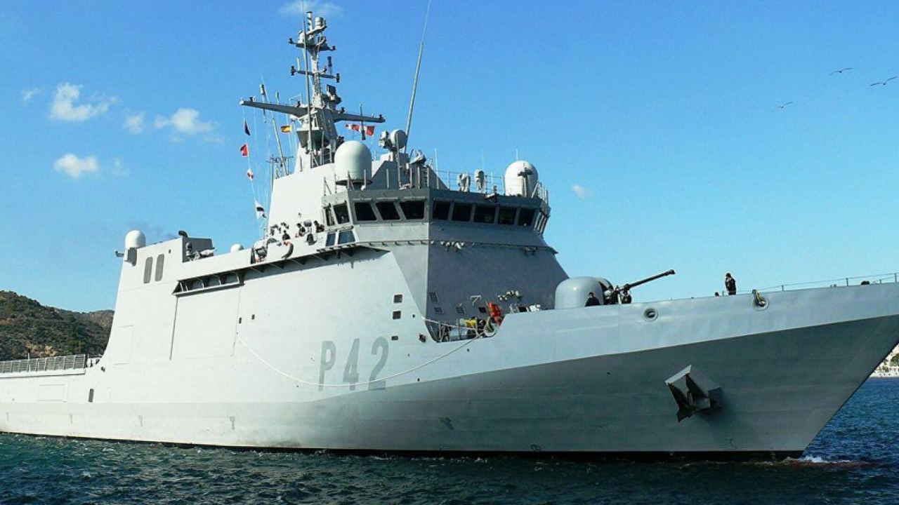 Руският флот следи действията на испански кораб в Черно море