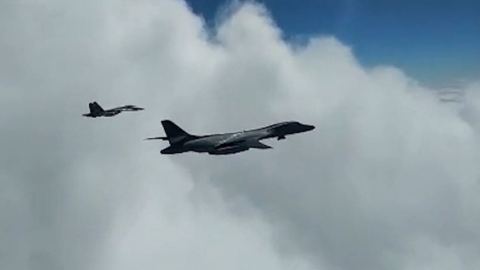 Руски Су-30 и Су-27 прихванаха разузнавачи на САЩ над Черно море