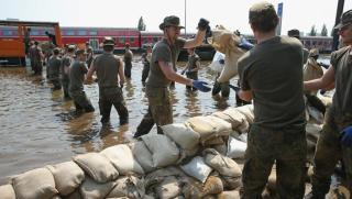 N-TV, военна катастрофа, войници, Бундесвера, помагат, германци, наводнения