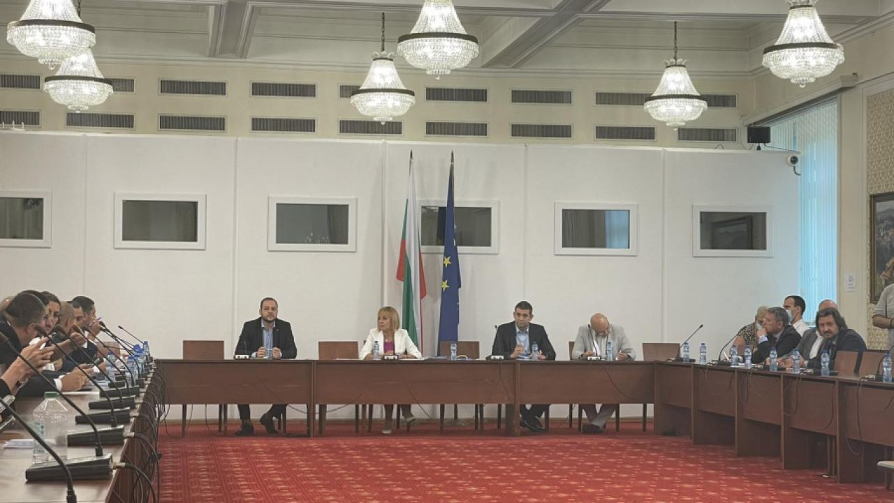 Комисията по ревизията на Манолова започва със стартов списък със 17 сектора