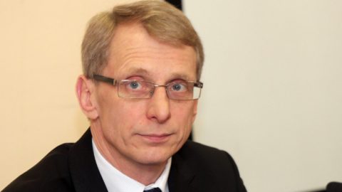 Проф. Николай Денков: На дистанционно обучение ще се минава при 10% заболели ученици