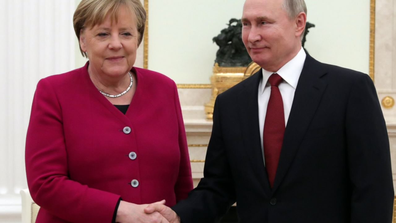 Меркел подчерта необходимостта от диалог с Русия