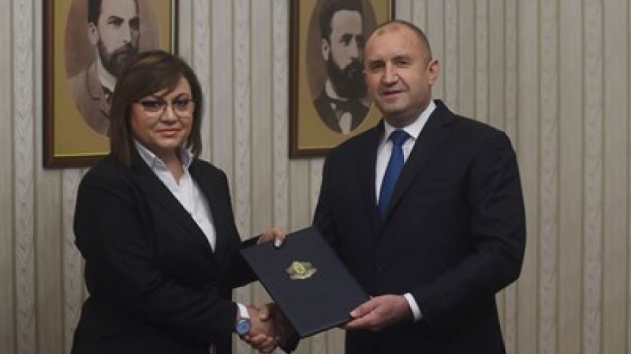 Президентът връчи третия мандат на БСП (Видео)