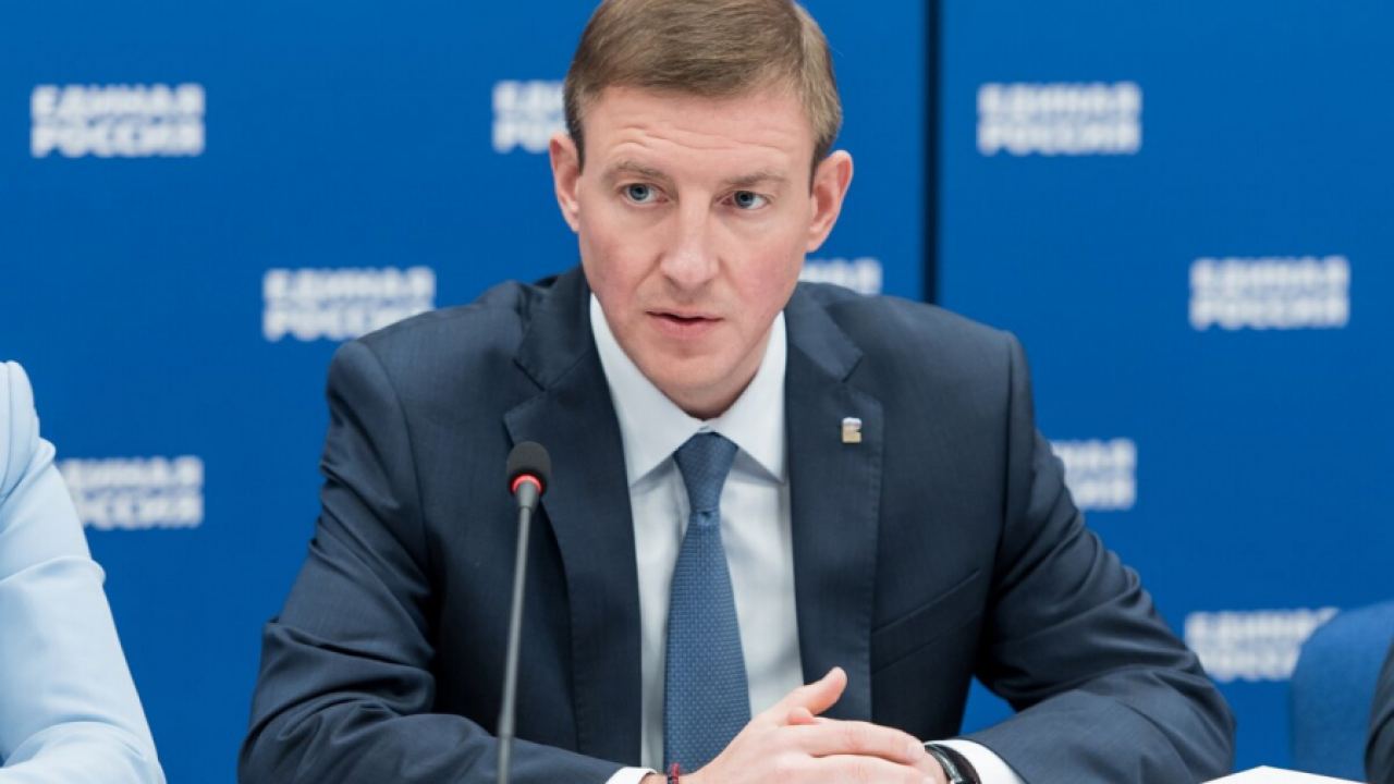 Либералното крило на “Единна Русия” загуби. Партията я очаква обновление