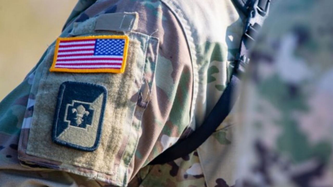 Fox News: В Америка афганистански бежанци са нападнали военослужаща в американска база