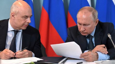 Западът измъква Силуанов от удара. За всичко уж е виновен Путин