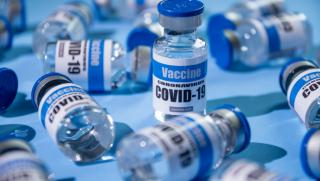 The Guardian, САЩ, изхвърля, милиони ваксини, коронавирус