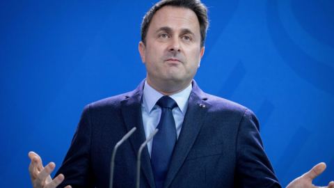 FAZ: Премиерът на Люксембург е написал сам само две страници от дипломната си работа - но не бърза да подава оставка