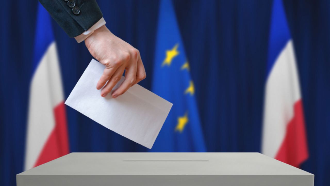 Le Figaro: Половин година преди изборите рекорден брой французи подкрепят десните кандидати