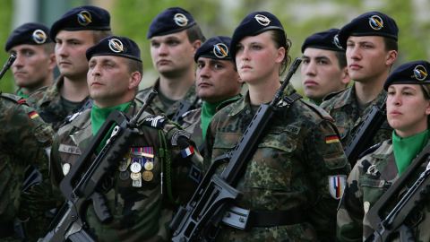Европейска армия: Много реторика, смехотворен капацитет и нула реализъм