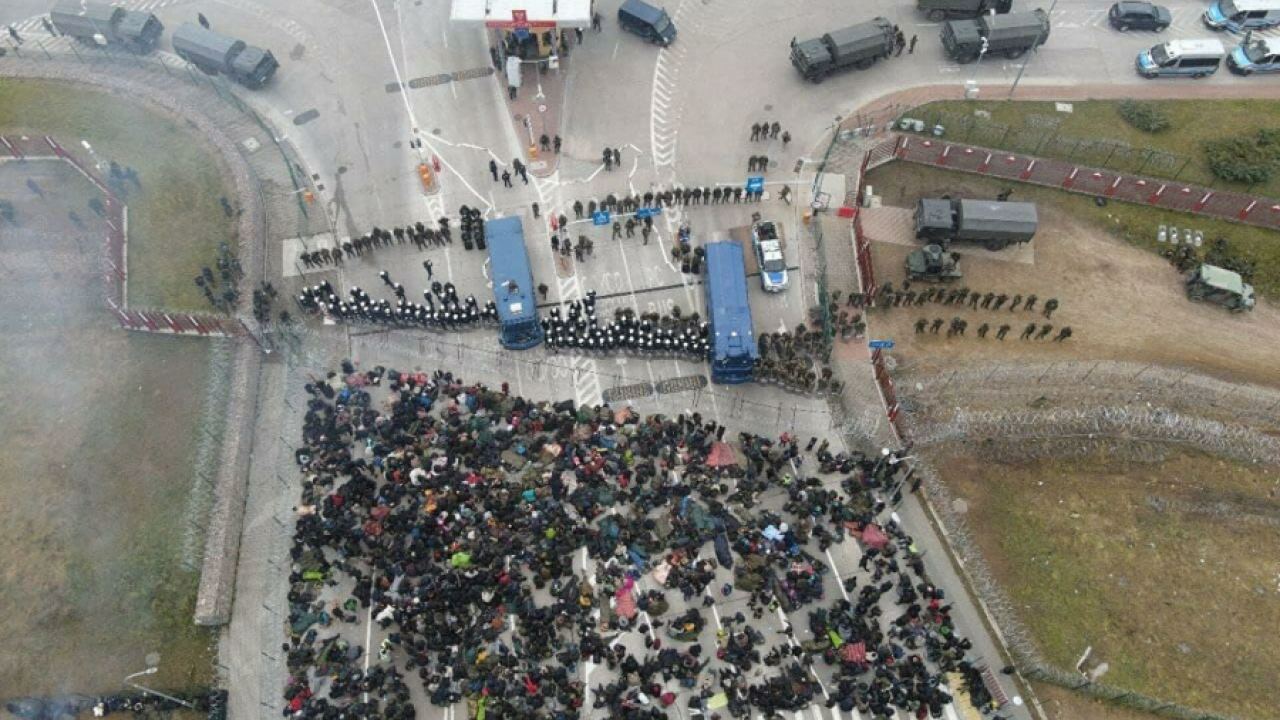 Das Erste: След изтичане на извънредното положение полските власти ще пускат журналисти в граничната зона по свое усмотрение