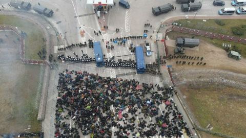 Das Erste: След изтичане на извънредното положение полските власти ще пускат журналисти в граничната зона по свое усмотрение