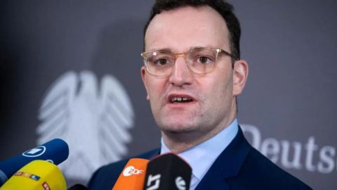 Йенс Шпан: Германците ще бъдат ваксинирани, излекувани от Covid-19 или мъртви до края на зимата