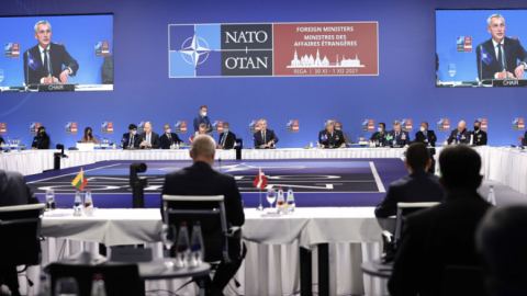 SRF: Срещата на НАТО в Рига - опит на слаб алианс да изпрати силен сигнал
