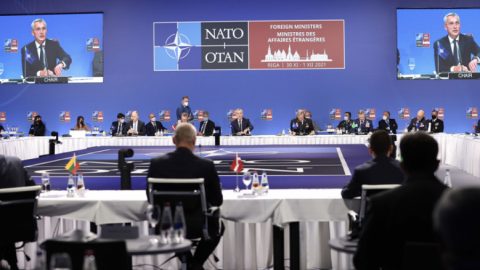 SRF: Срещата на НАТО в Рига - опит на слаб алианс да изпрати силен сигнал