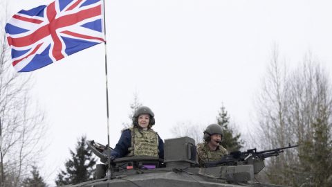 Daily Mail: Британският външен министър обяви намерението на Лондон да „отправи предизвикателство към дестабилизиращото поведение“ на Русия