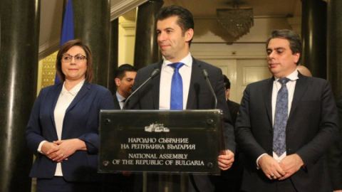 Унгарсият портал https://444.hu/: България тайно доставя гориво и боеприпаси на Украйна в първите месеци на войната