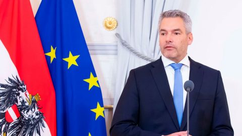 Канцлерът на Австрия: ЕС ще навреди само на себе си със санкции срещу "Северен поток 2"