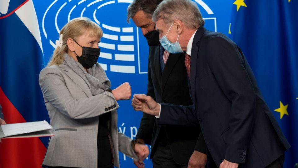 Елена Йончева,  Давид Сасоли