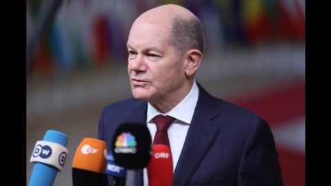 Шолц: Регулаторите на ФРГ ще вземат решение за "Северен поток" отвъд политиката