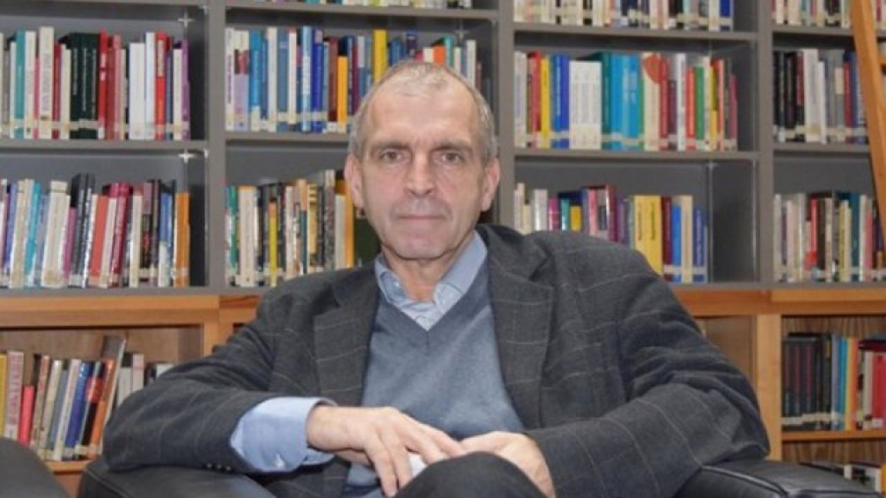 Нинова се е хванала за стола с всички сили, за да покаже, че БСП управлява
