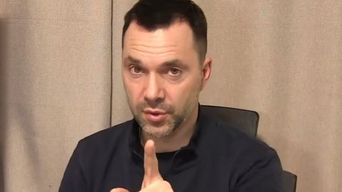Алексей Арестович: Целият юни Украйна я очакват тежки новини