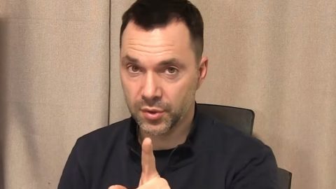 Алексей Арестович: Целият юни Украйна я очакват тежки новини