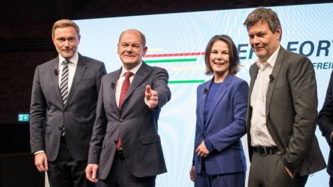 Focus: Споровете за руския газ заплашват новото правителство на Германия с първата голяма криза
