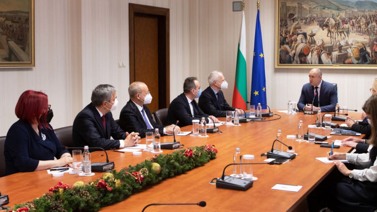 Радев: Електроенергия на предсказуема и поносима цена ще съхрани конкурентоспособността на бизнеса