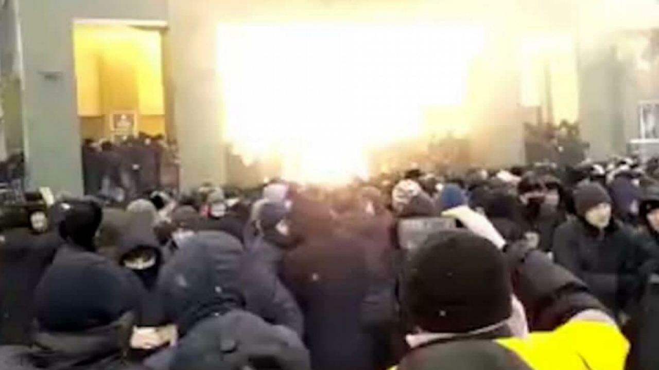 Протестите в Казахстан: Събитията се развиват по най-лошия сценарий
