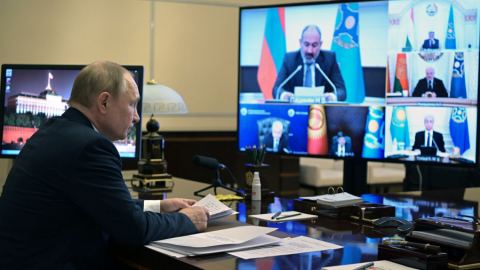 Guardian: Путин обясни безпорядъците в Казахстан с намеса отвън