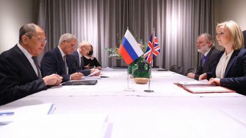 Дипломатически бой с англосаксонците. Лавров срещу Тръс. В Лондон, изглежда, всички са малоумни... (ВИДЕО)
