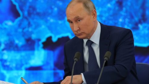 Путин със закон за конфискация на корупционни средства на чиновничеството