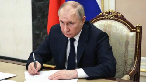 Путин забранява купуването на чужд софтуер за ключова инфраструктура
