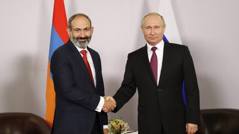 Путин използва посещението на Пашинян за да заобиколи санкциите на Запада