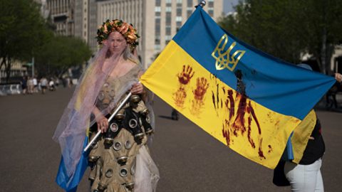 Кошмар: До какво може да доведе безкрайната военна помощ за Киев