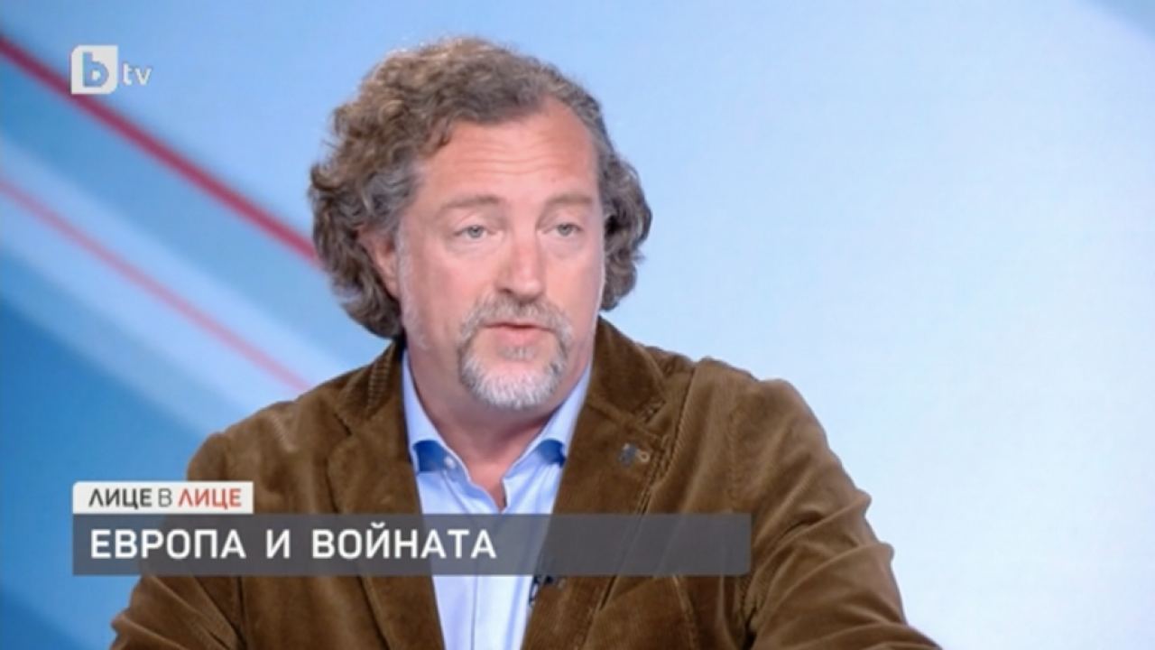 Иво Христов: Внушава ни се, че доставките на оръжие са проява на хуманност, а миролюбието е патология