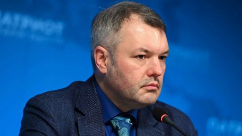 Политолог : Западът подготвя изнасянето на всичко ценно от Украйна