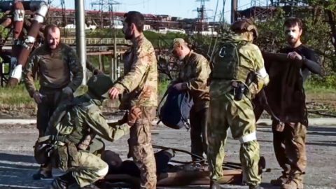 Примерът на "Азов": войниците от въоръжените сили на Украйна се предават масово