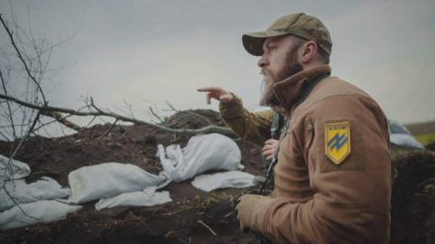 Командирът на „Азов“ се хвали с ужасяващи снимки на екзекутирани цивилни