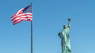 Американци, последни, Дни на Независимостта