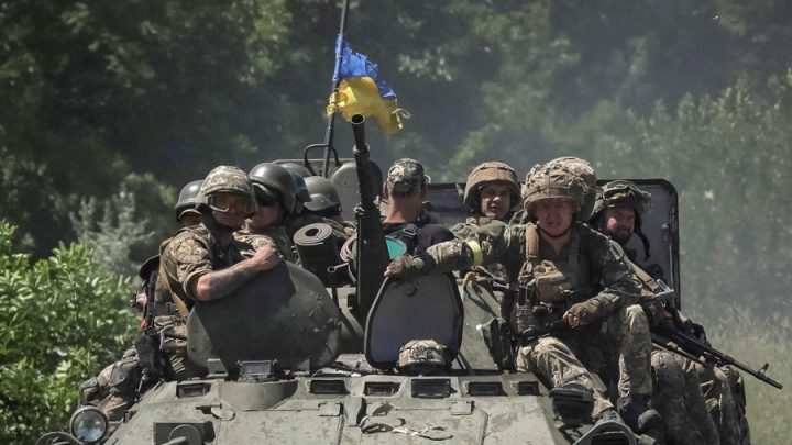 Мобилизацията и "бандерюгенд": Как Киев се готви за контранастъпление